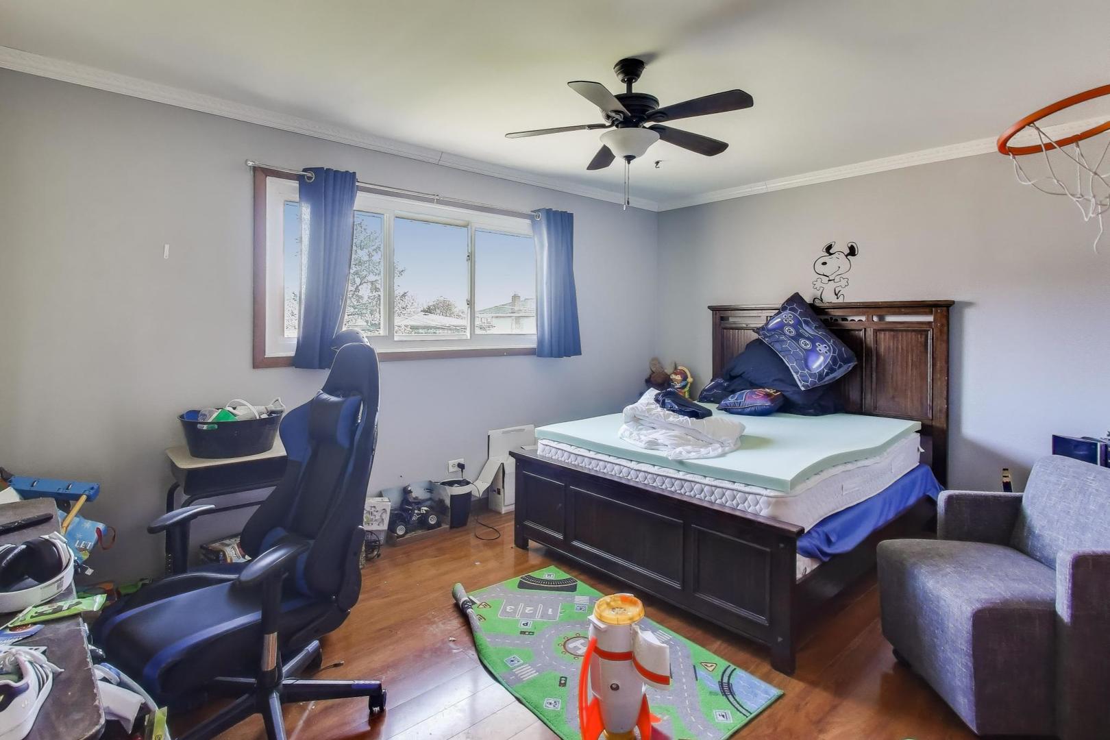 17001 Everett Avenue, South Holland, IL 60473