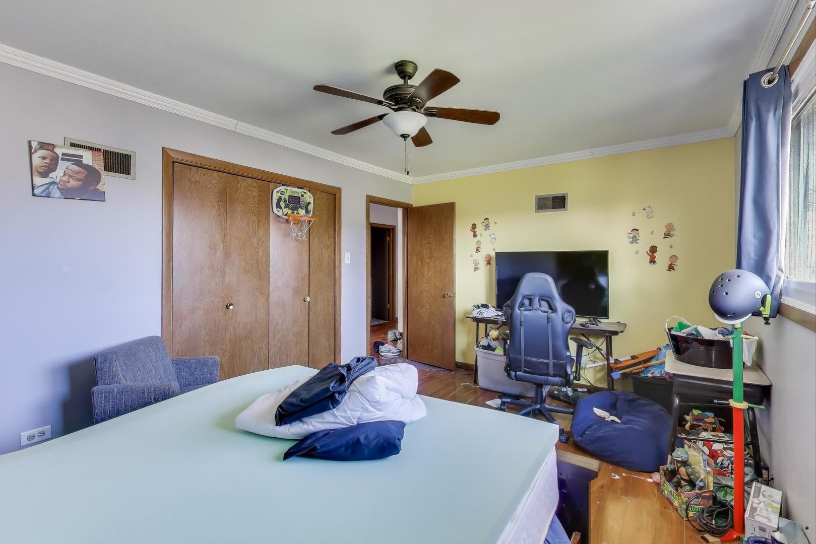 17001 Everett Avenue, South Holland, IL 60473