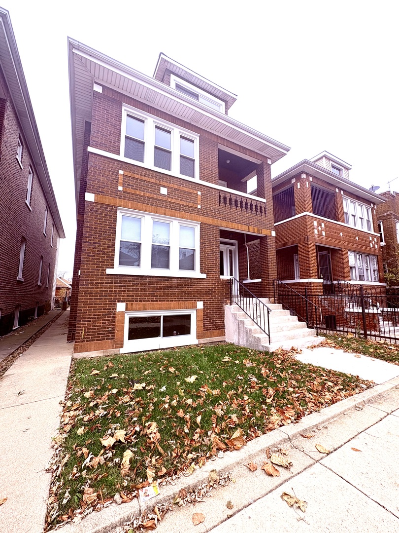 7036 S Artesian Avenue, Chicago, IL 60629