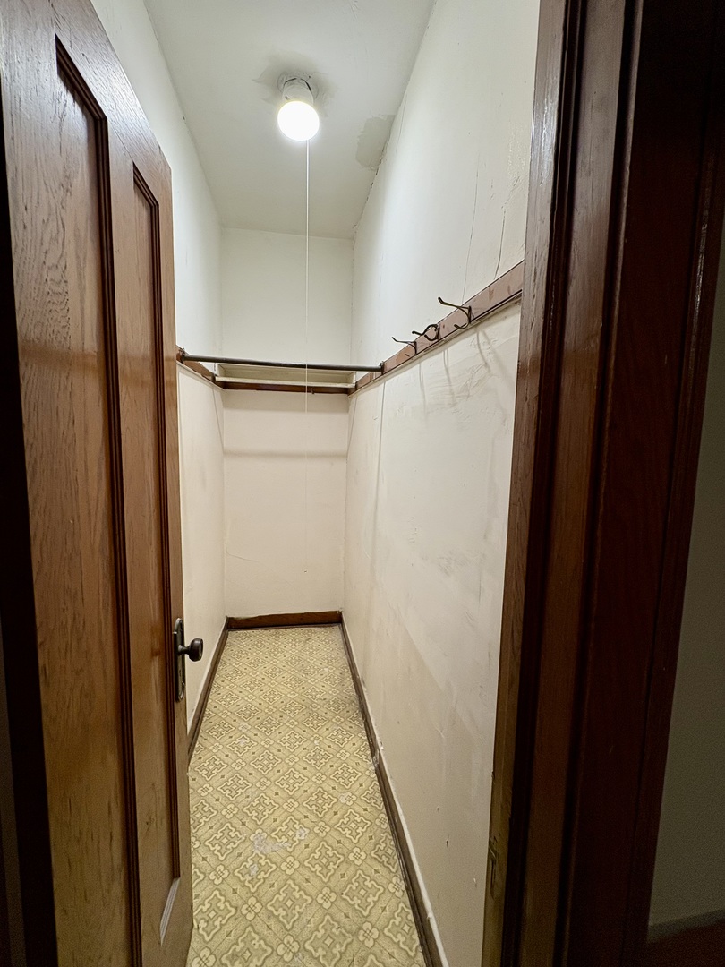 7036 S Artesian Avenue, Chicago, IL 60629