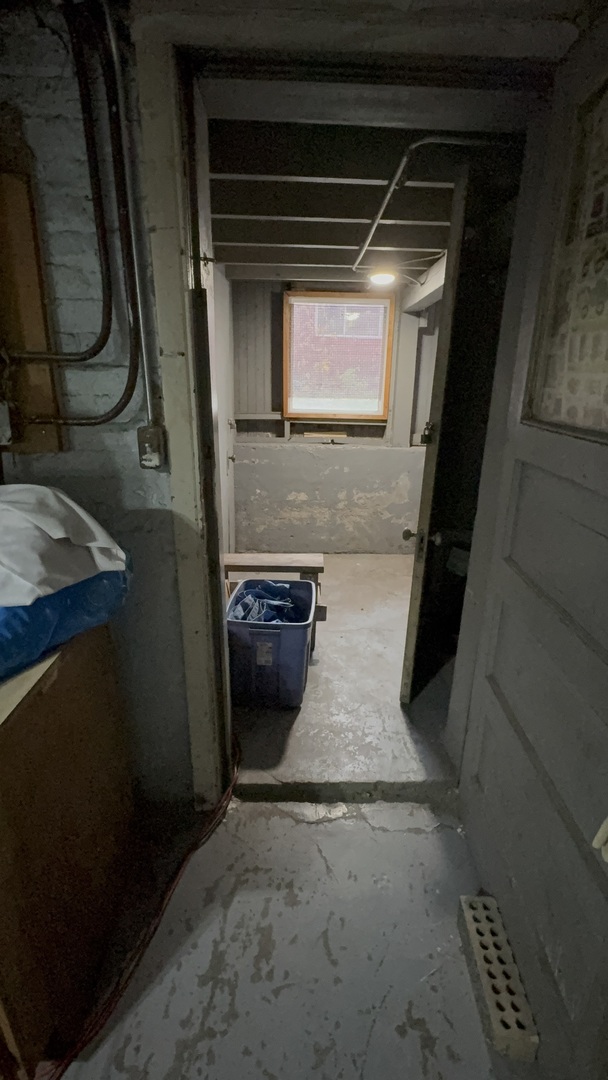 7036 S Artesian Avenue, Chicago, IL 60629