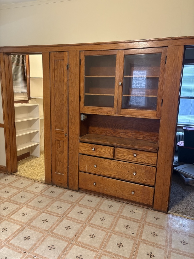 7036 S Artesian Avenue, Chicago, IL 60629