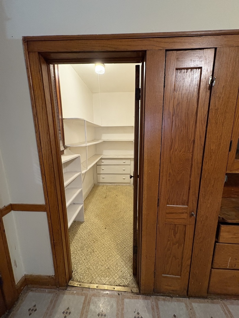 7036 S Artesian Avenue, Chicago, IL 60629