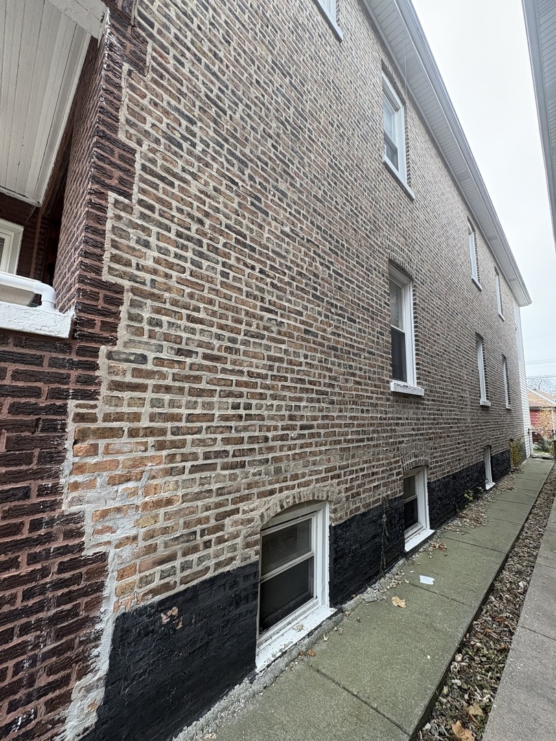 7036 S Artesian Avenue, Chicago, IL 60629