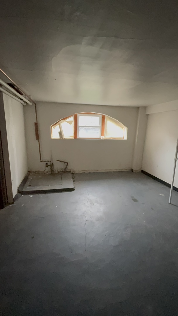 7036 S Artesian Avenue, Chicago, IL 60629