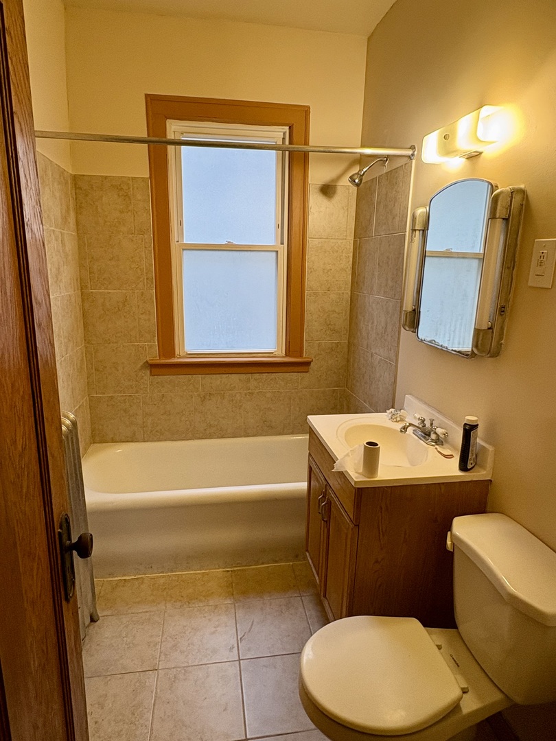 7036 S Artesian Avenue, Chicago, IL 60629