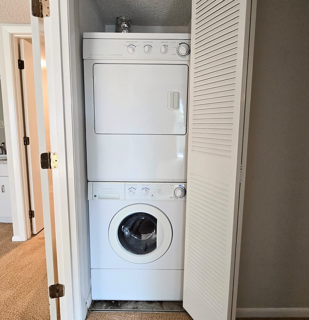 690 Chandler Road #207, Gurnee, IL 60031