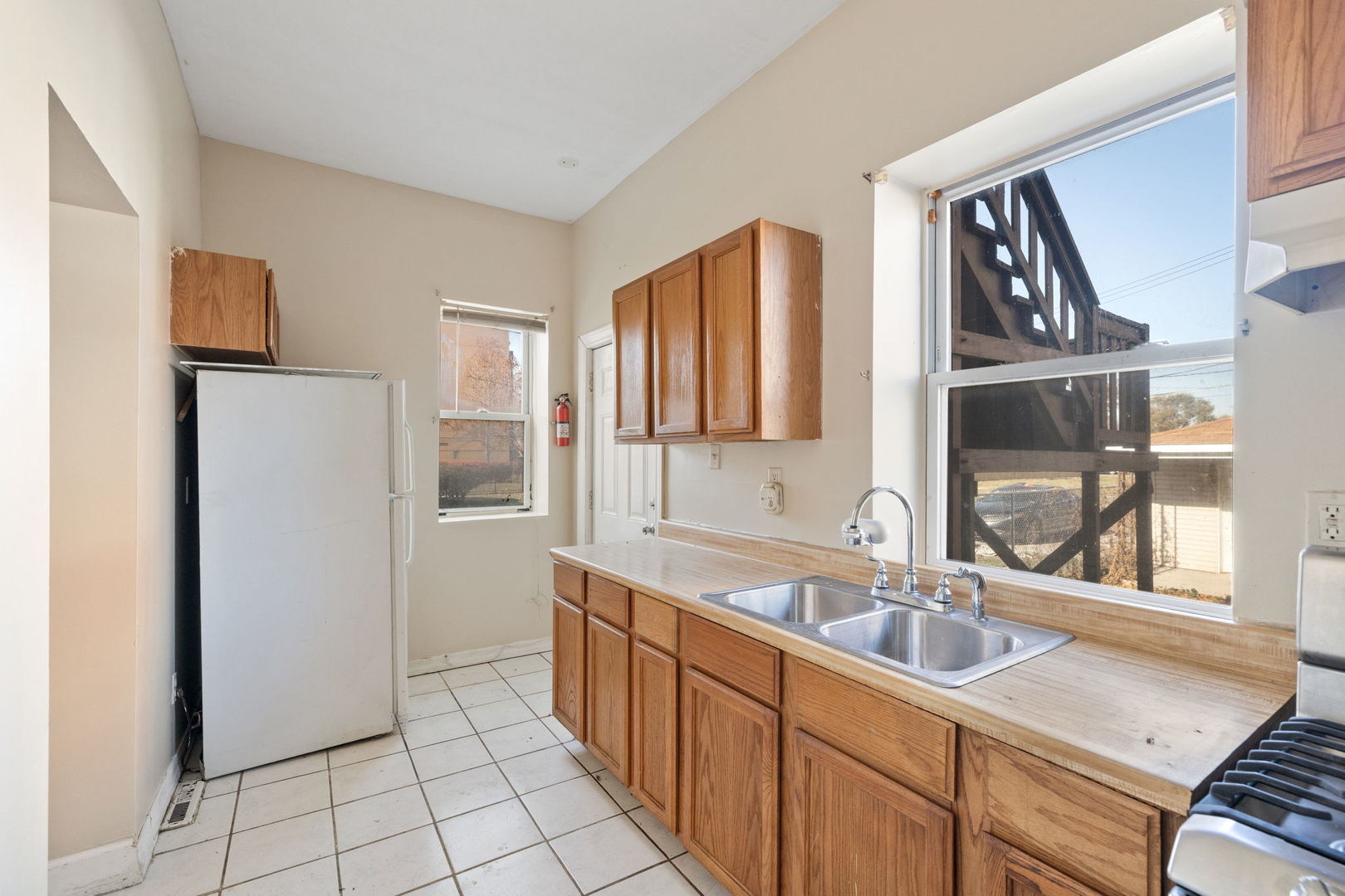 750 E 69th Place, Chicago, IL 60637