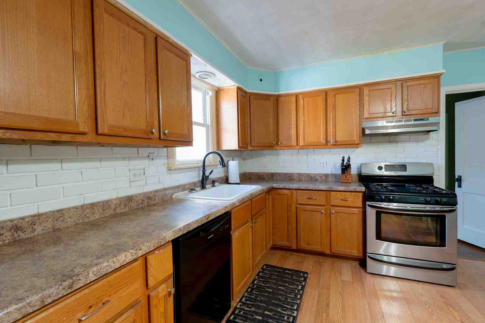 1225 S Lawler Avenue, Lombard, IL 60148