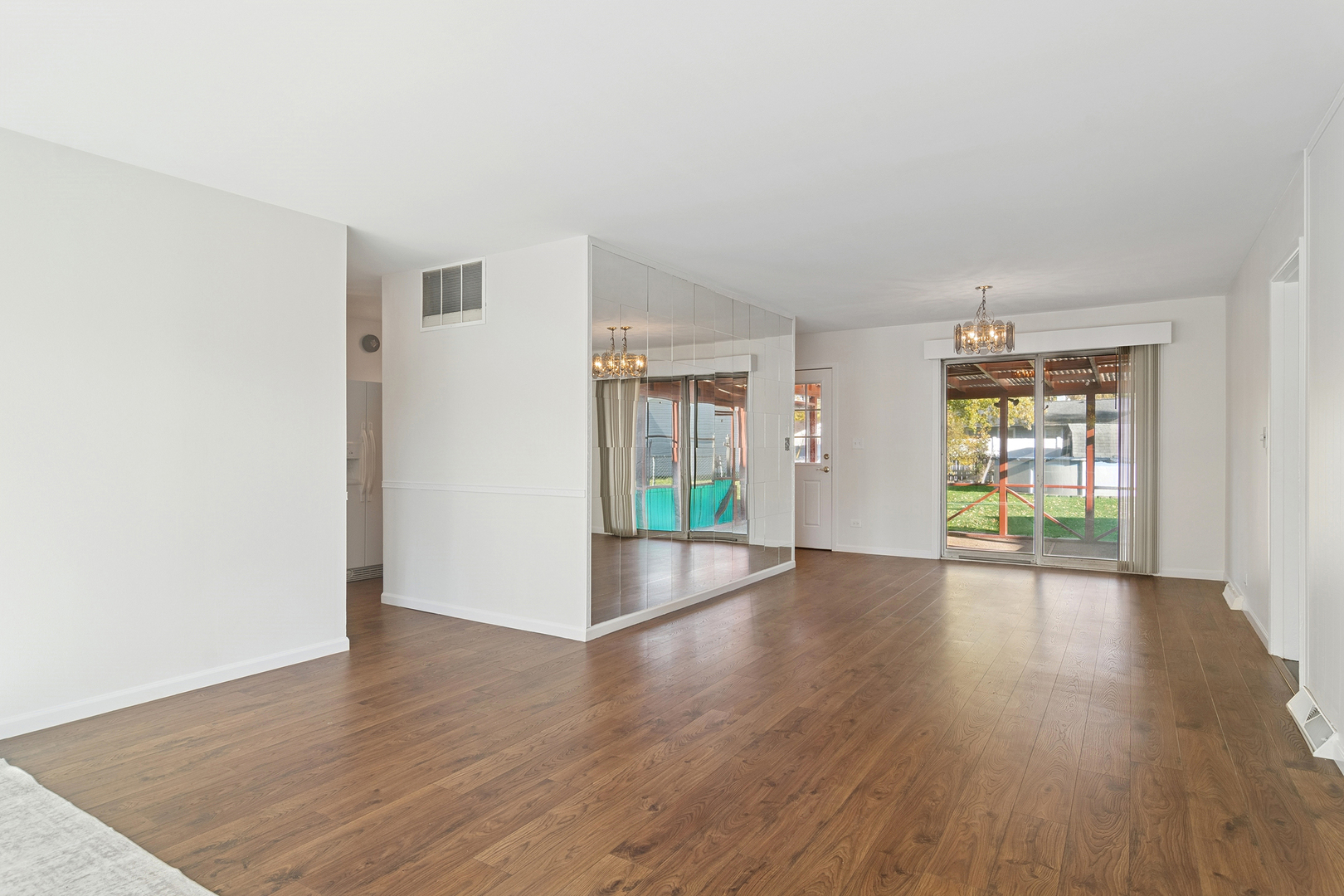 36 Crestview Terrace, Buffalo Grove, IL 60089