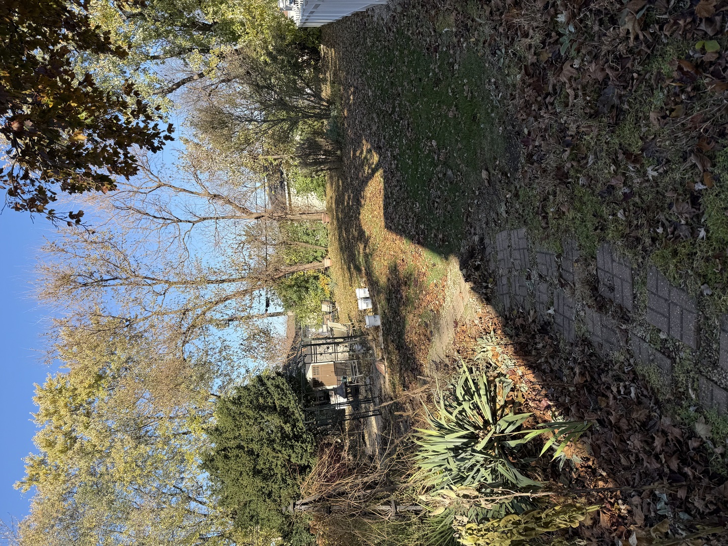 655 W Comstock Avenue, Elmhurst, IL 60126