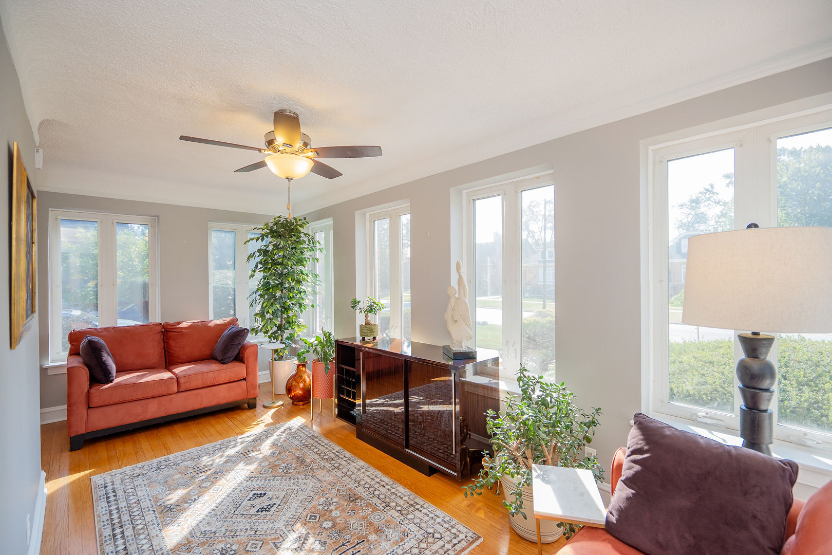 10656 S Oakley Avenue, Chicago, IL 60643