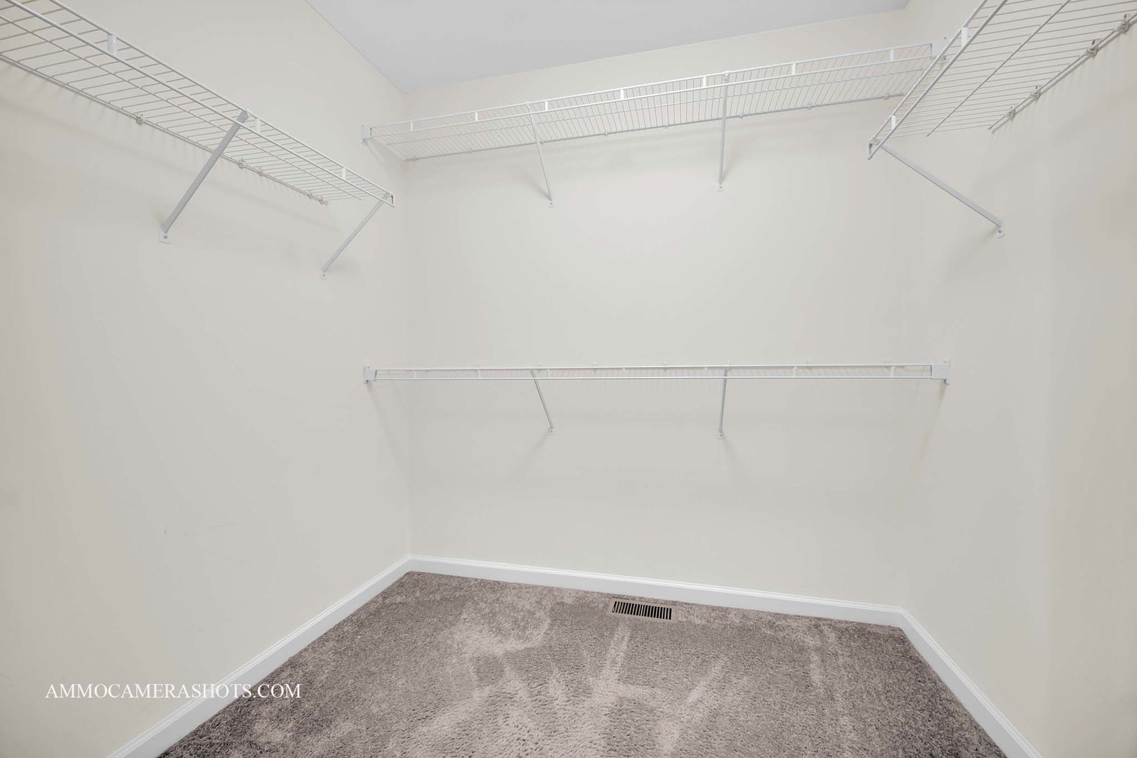 3107 Whitney Road, Aurora, IL 60502