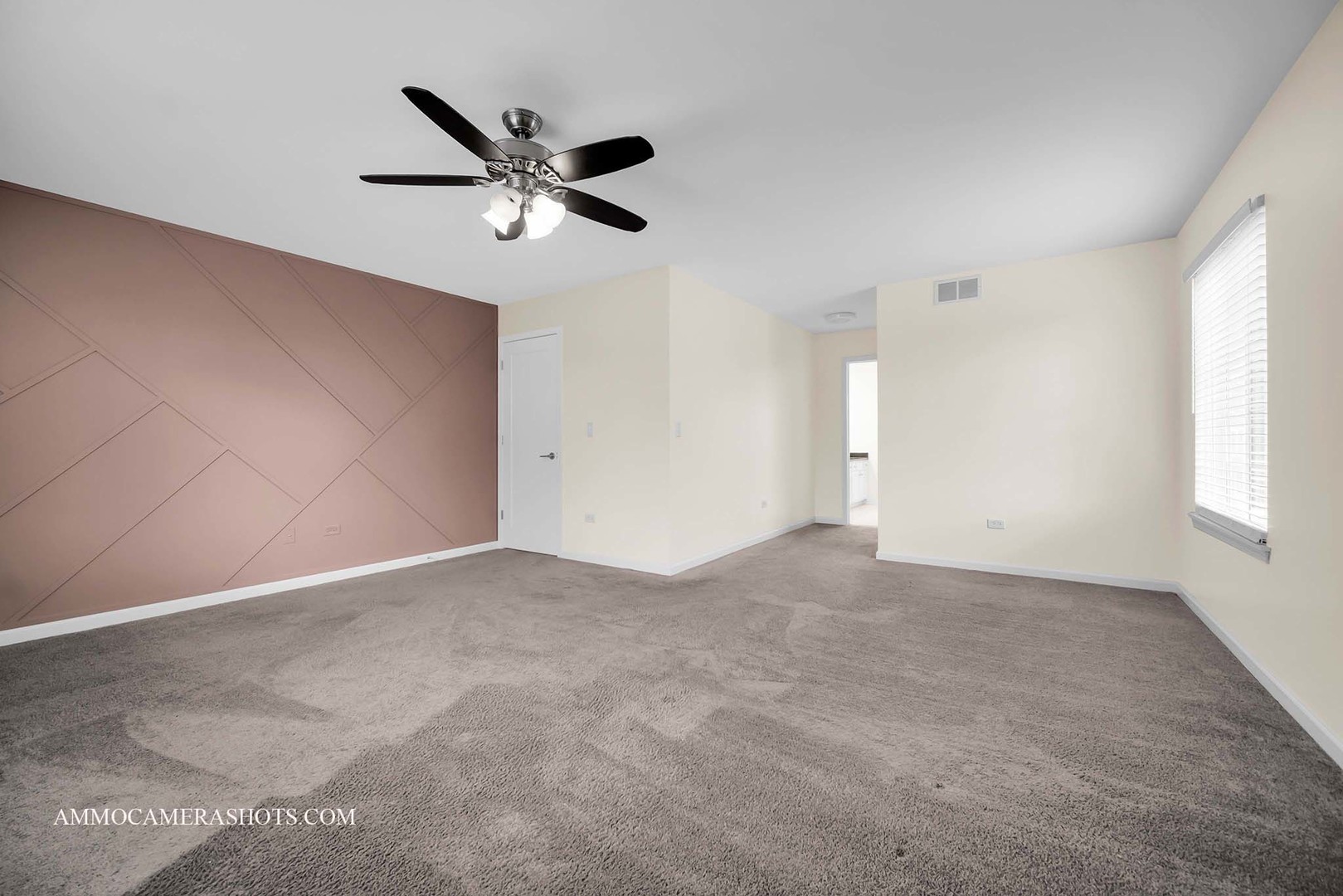 3107 Whitney Road, Aurora, IL 60502