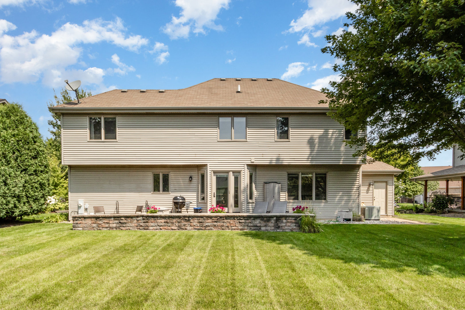 25255 Wheat Drive, Plainfield, IL 60585