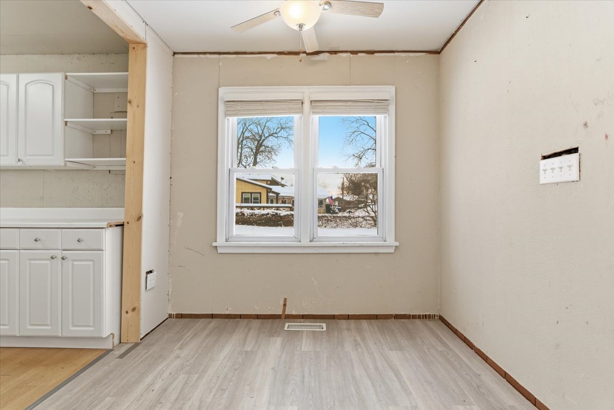 33759 N Lake Shore Drive, Grayslake, IL 60030