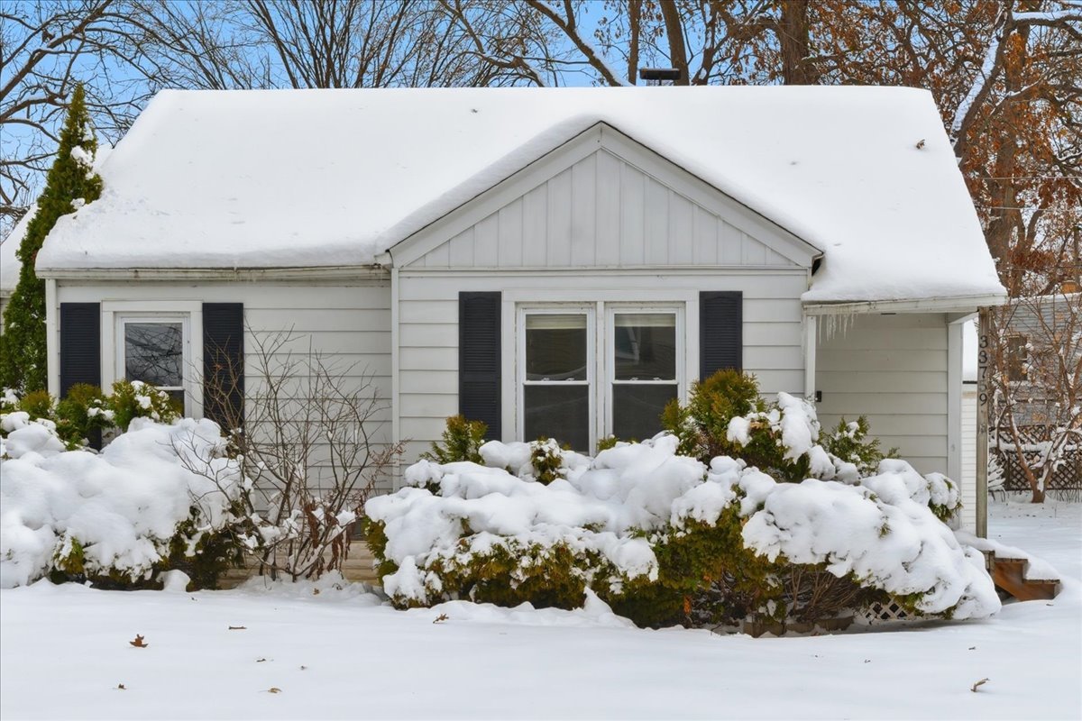 33759 N Lake Shore Drive, Grayslake, IL 60030