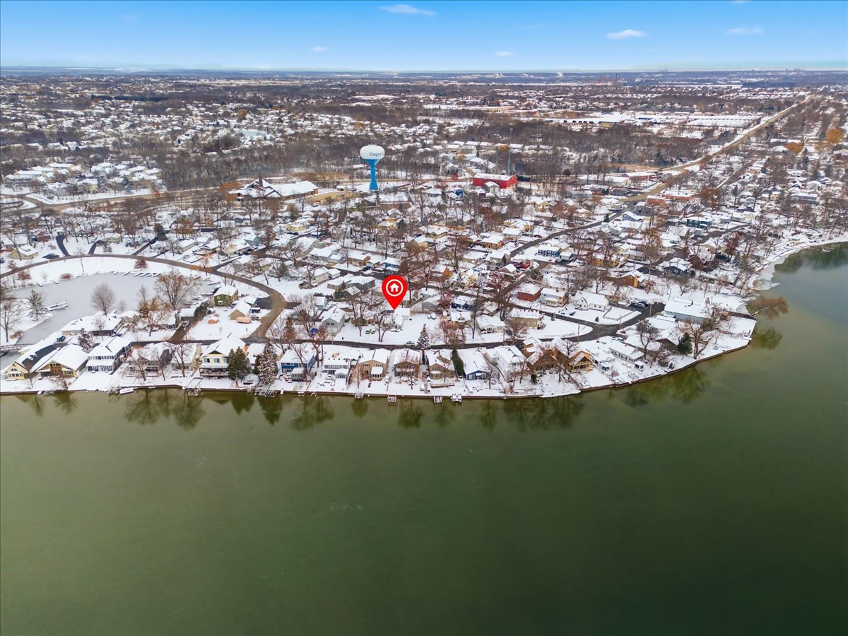 33759 N Lake Shore Drive, Grayslake, IL 60030