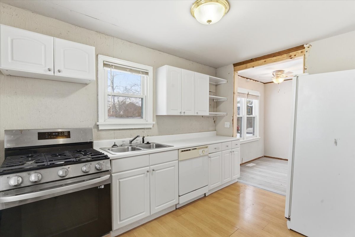 33759 N Lake Shore Drive, Grayslake, IL 60030