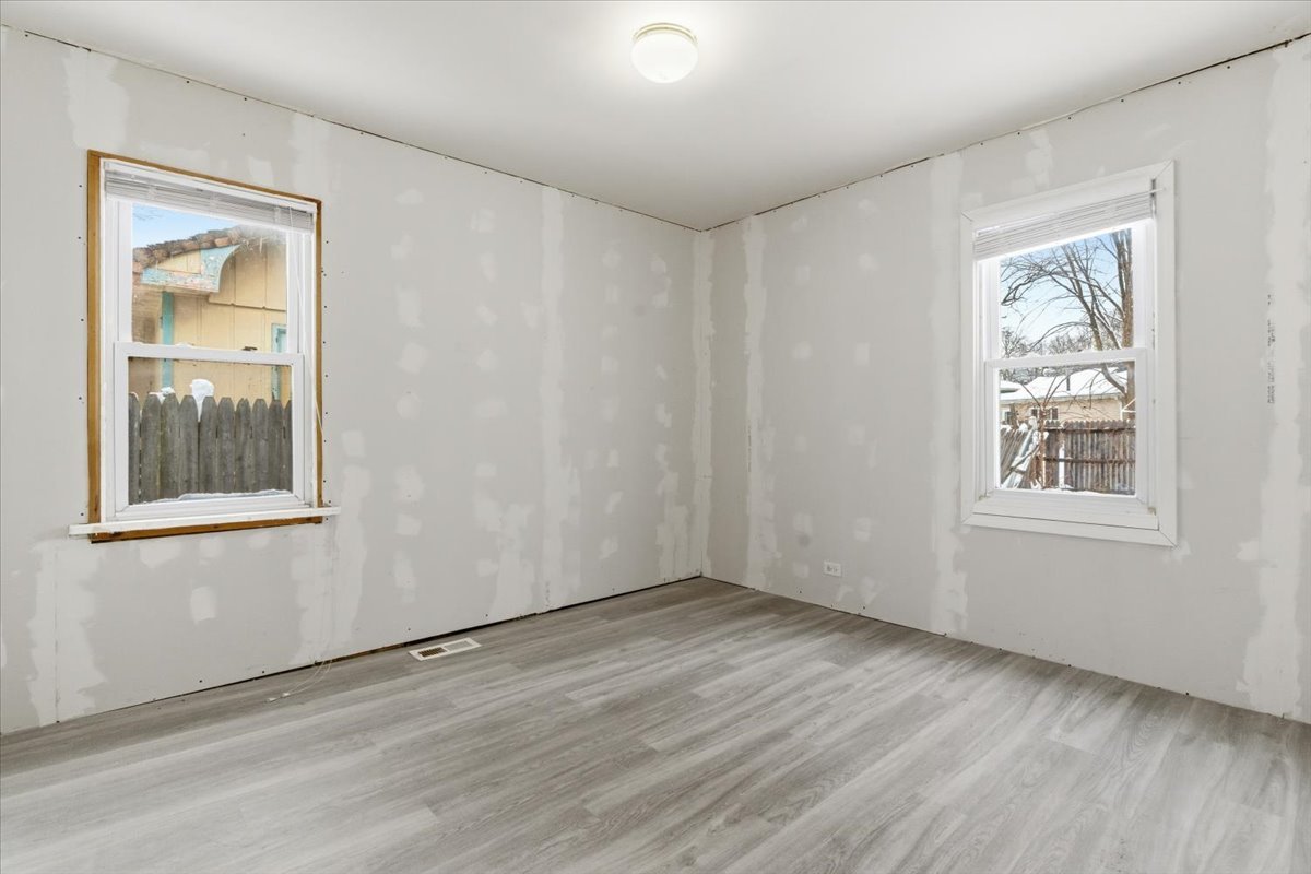 33759 N Lake Shore Drive, Grayslake, IL 60030