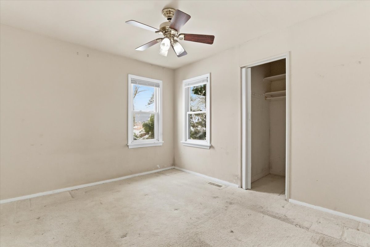 33759 N Lake Shore Drive, Grayslake, IL 60030