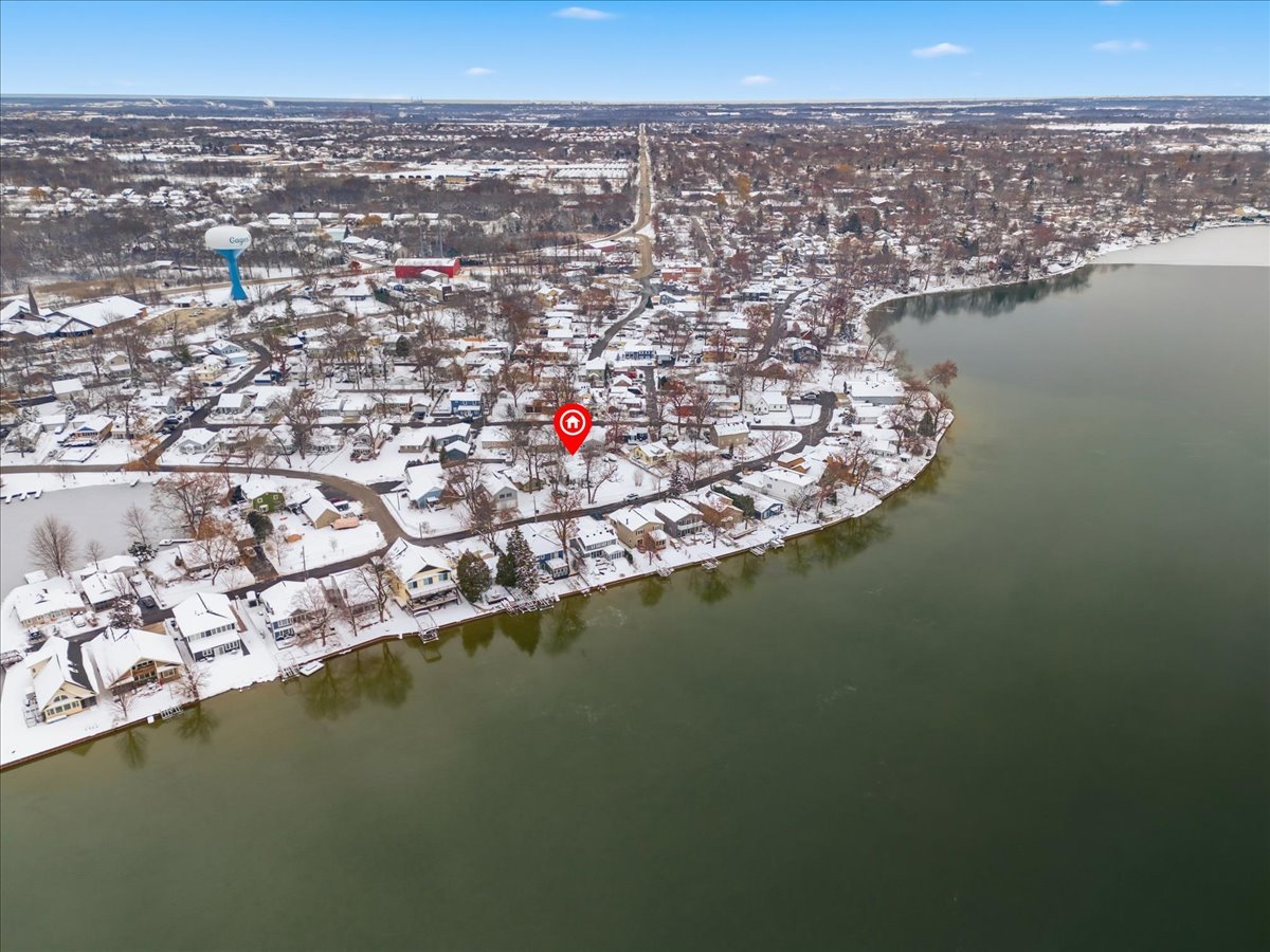 33759 N Lake Shore Drive, Grayslake, IL 60030