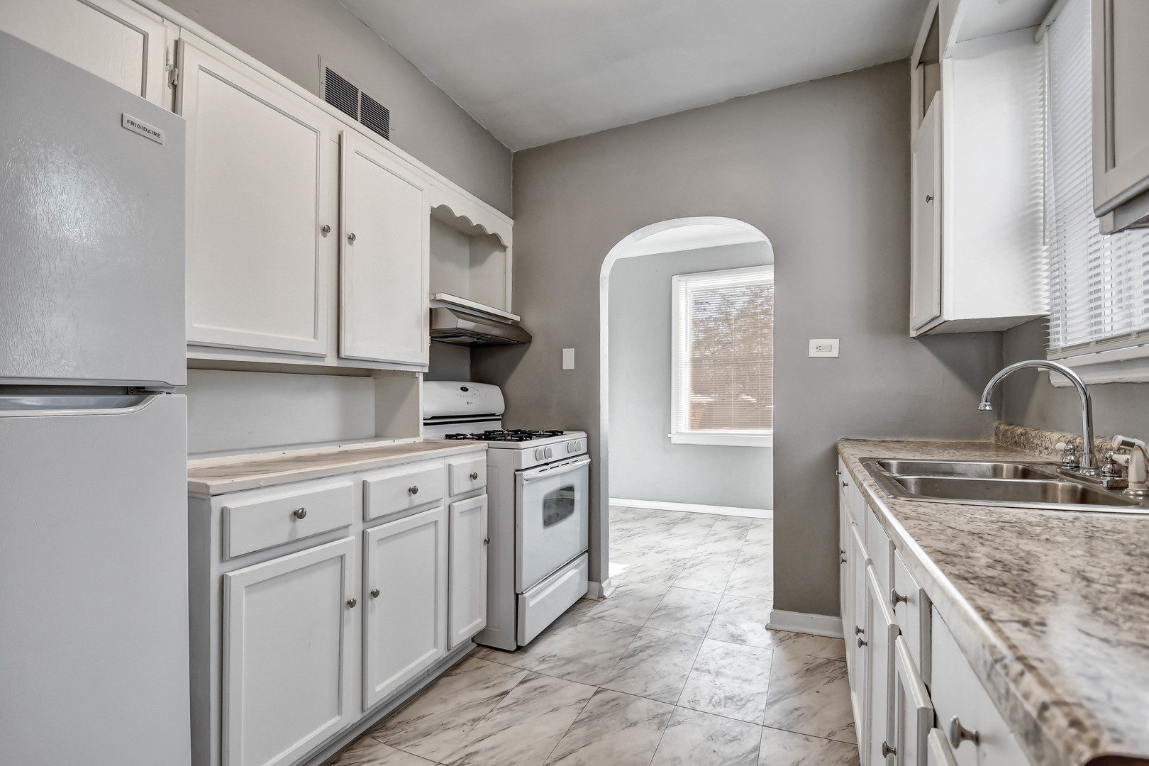 351 16th Place, Chicago Heights, IL 60411