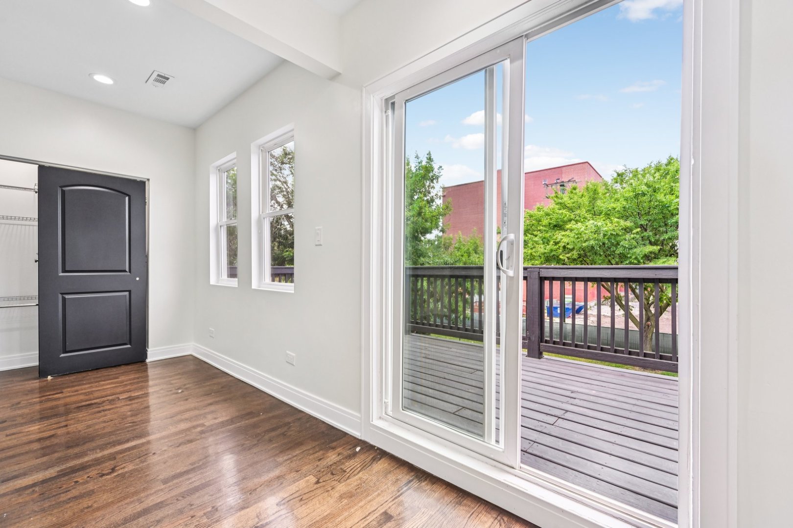 6547 S Langley Avenue, Chicago, IL 60637