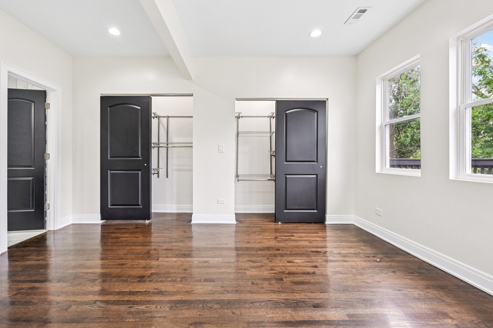 6547 S Langley Avenue, Chicago, IL 60637