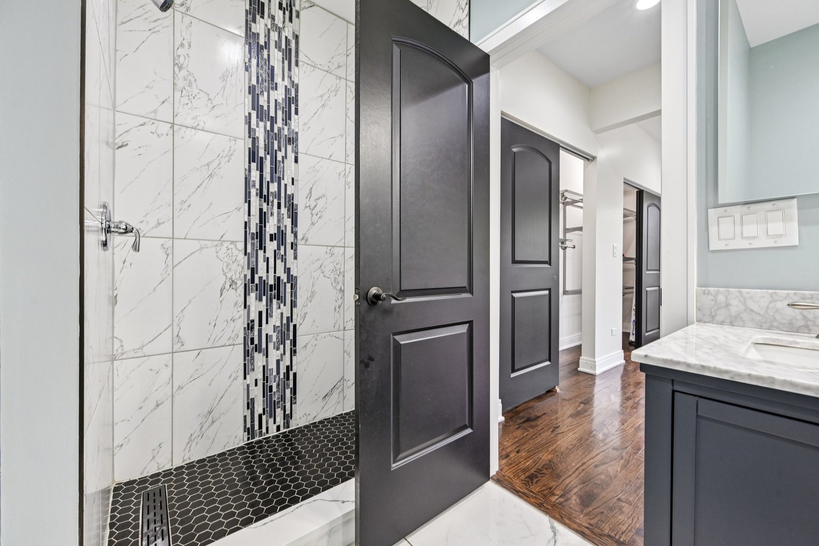 6547 S Langley Avenue, Chicago, IL 60637