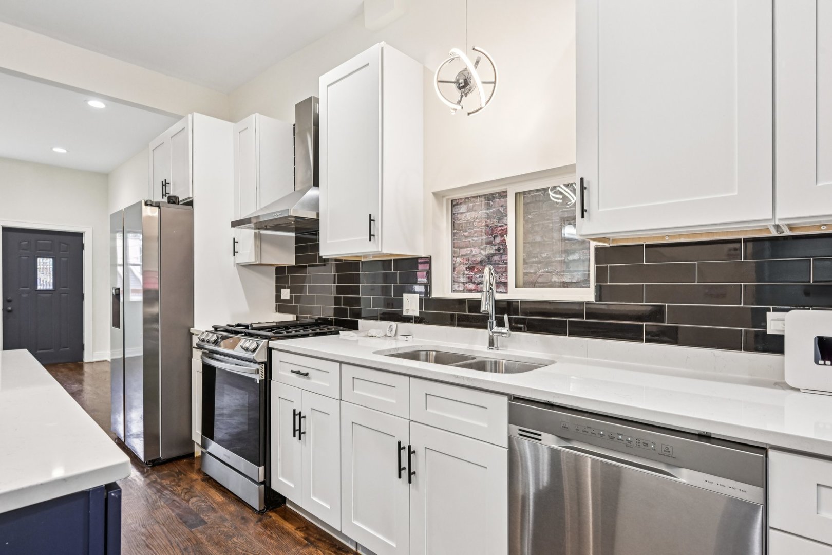 6547 S Langley Avenue, Chicago, IL 60637