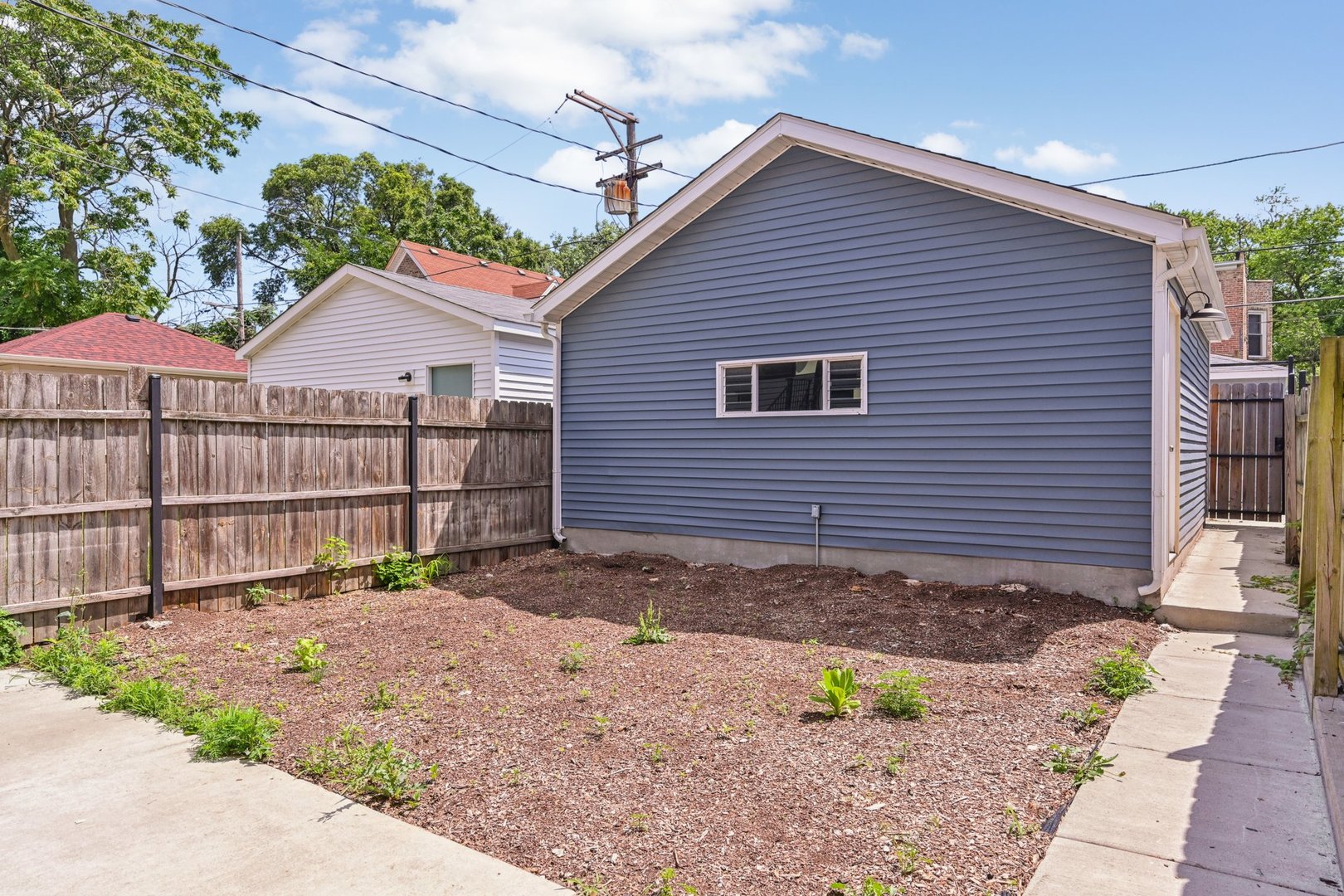 6547 S Langley Avenue, Chicago, IL 60637