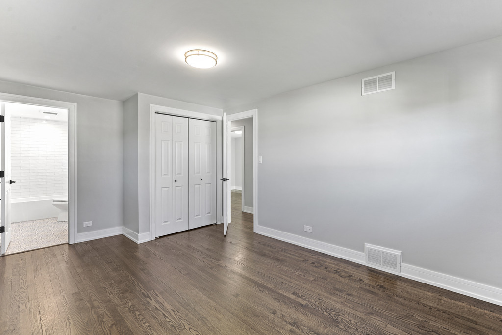 8409 Newland Avenue, Burbank, IL 60459