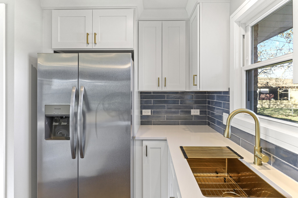 8409 Newland Avenue, Burbank, IL 60459