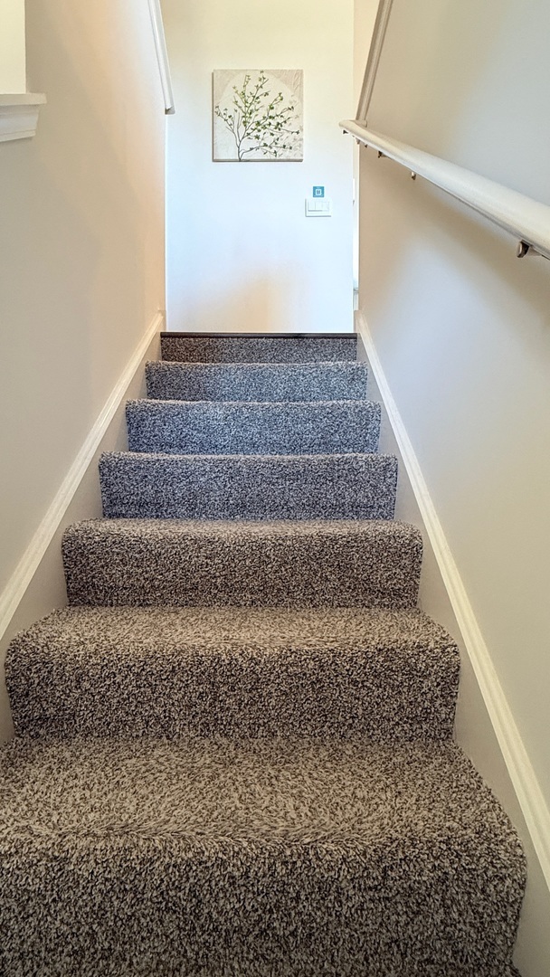 2008 Yellowstone Boulevard #2008, Mundelein, IL 60060