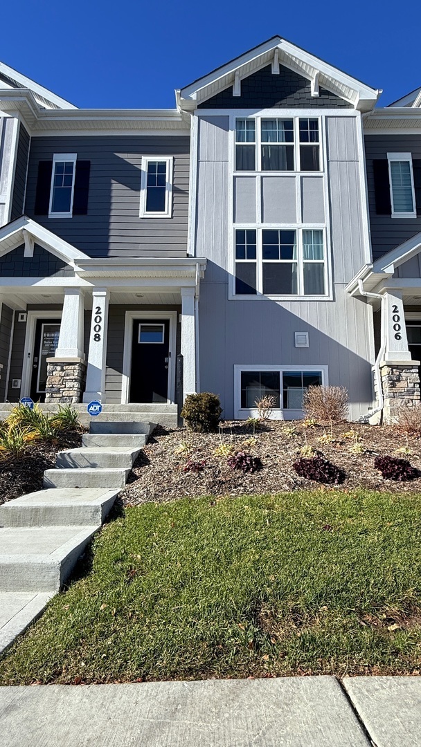 2008 Yellowstone Boulevard #2008, Mundelein, IL 60060