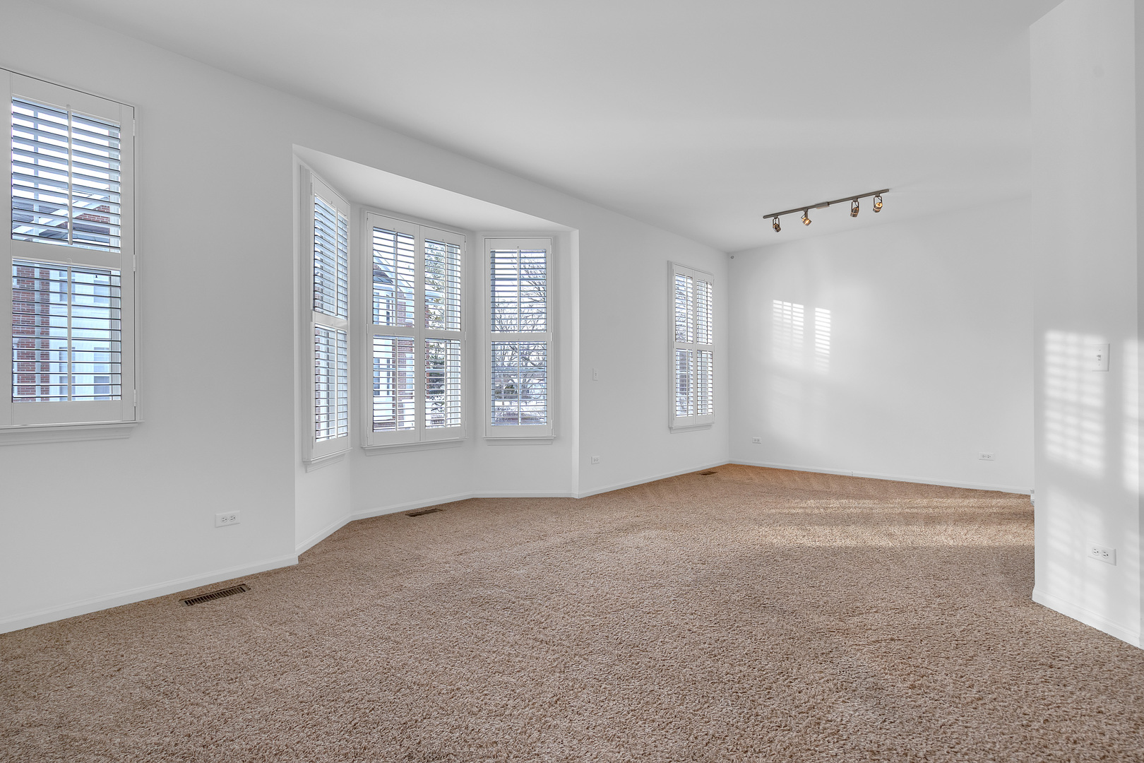 783 N Regis Court, Palatine, IL 60067