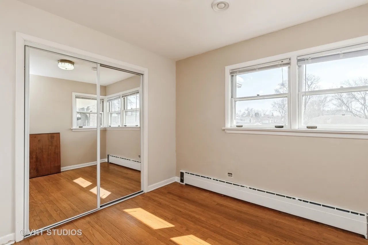 942 Raleigh Road, Mundelein, IL 60060