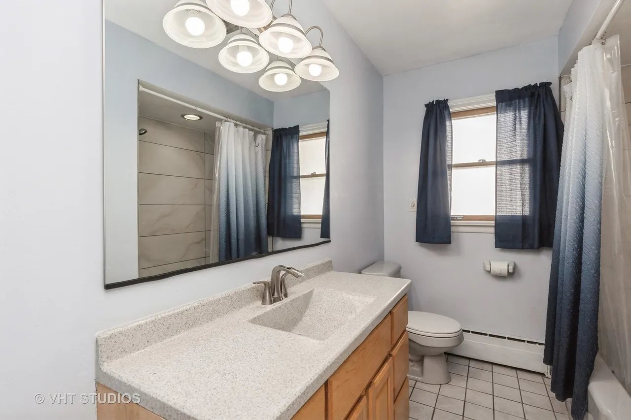 942 Raleigh Road, Mundelein, IL 60060