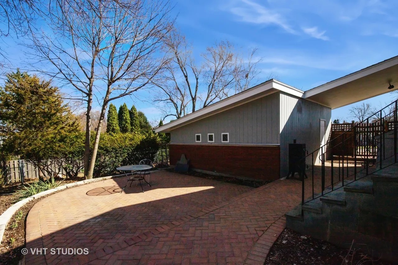 942 Raleigh Road, Mundelein, IL 60060