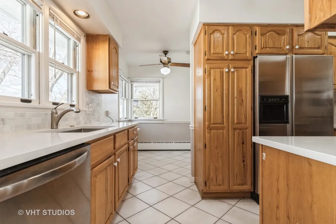 942 Raleigh Road, Mundelein, IL 60060