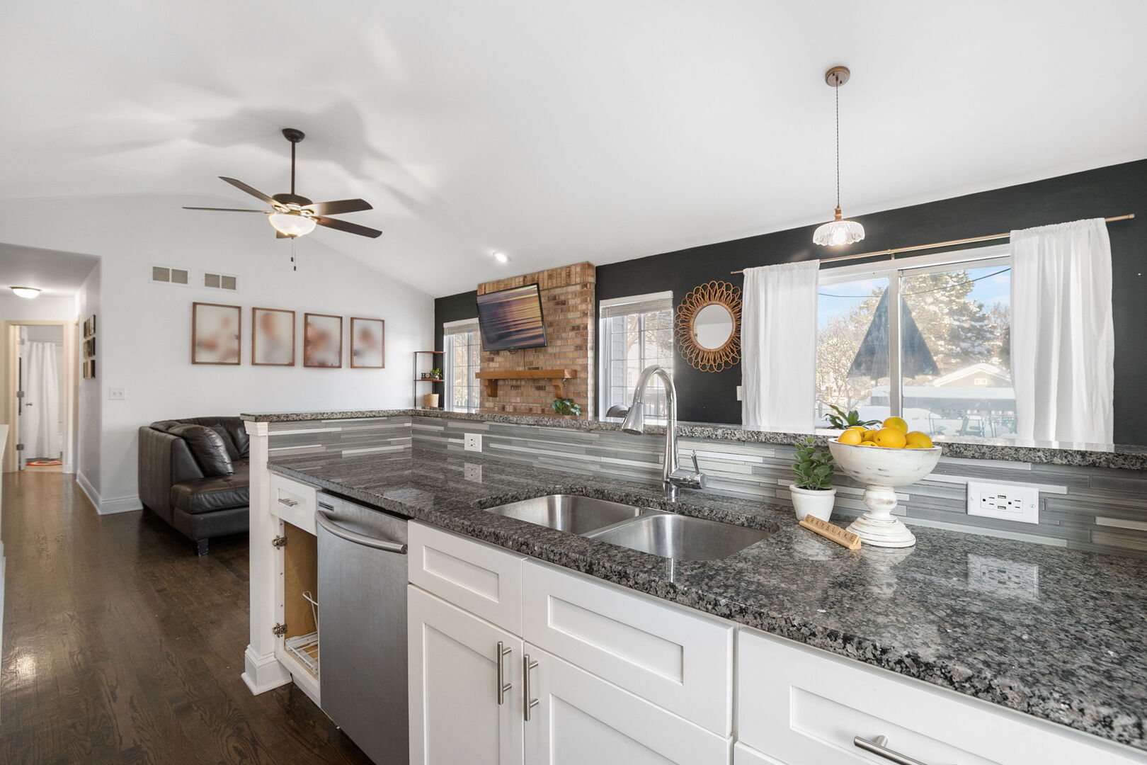 1590 Fairport Drive, Grayslake, IL 60030