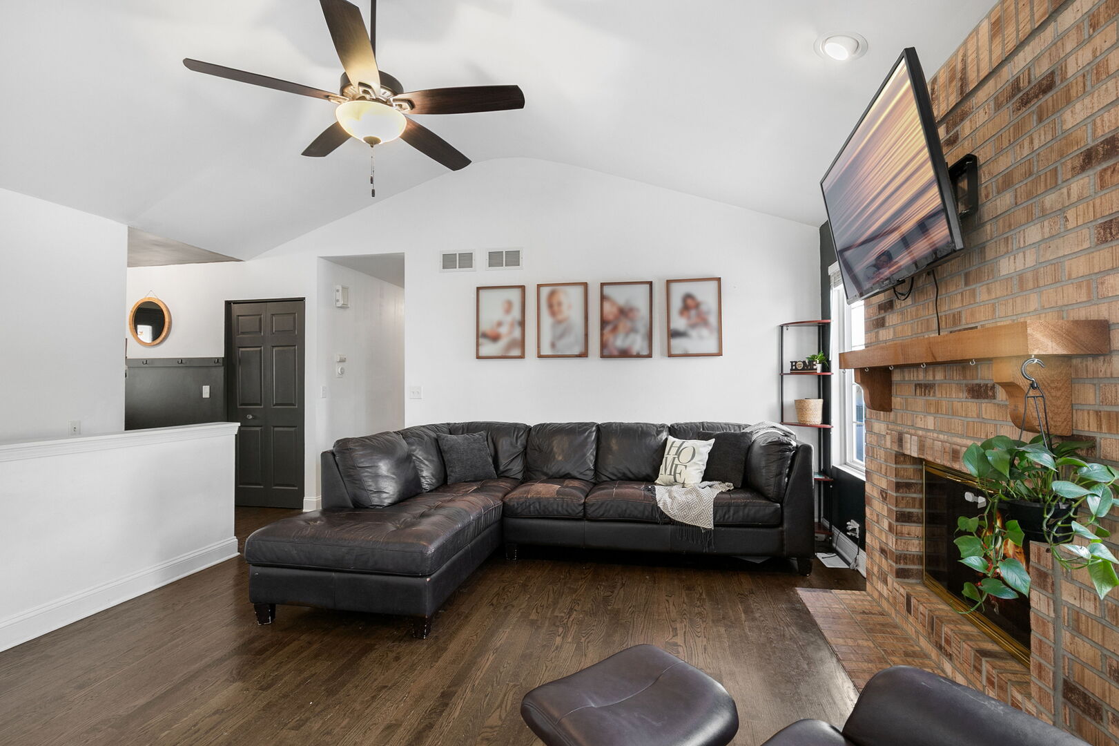 1590 Fairport Drive, Grayslake, IL 60030