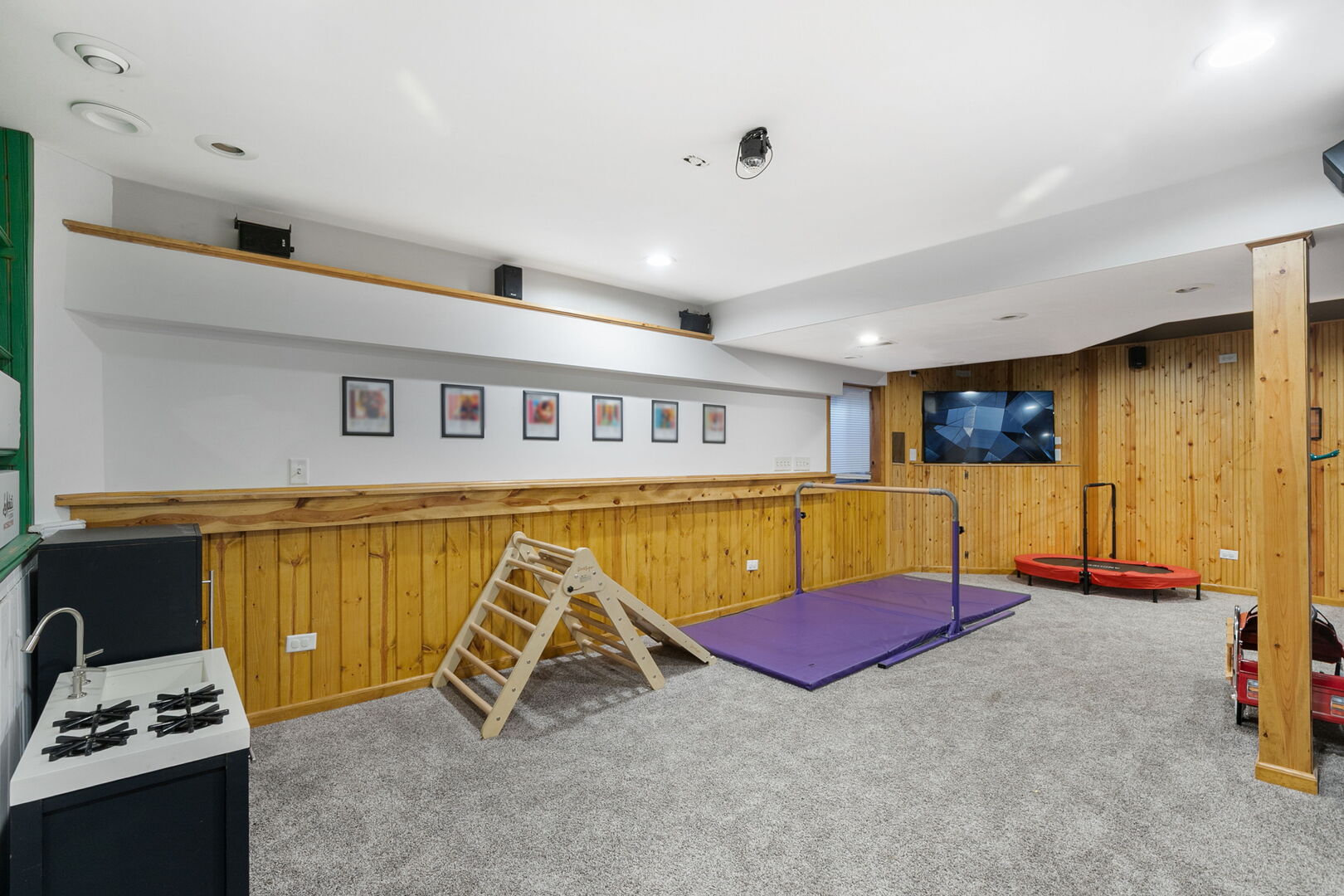 1590 Fairport Drive, Grayslake, IL 60030