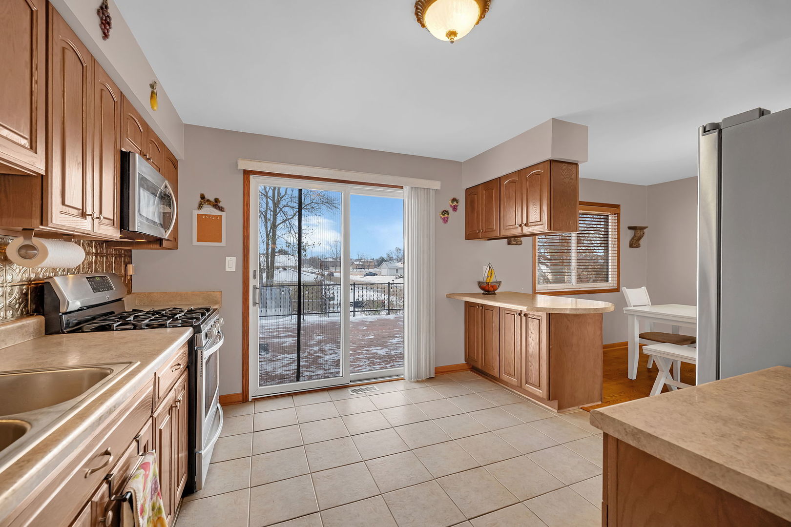 700 Evergreen Court, Romeoville, IL 60446