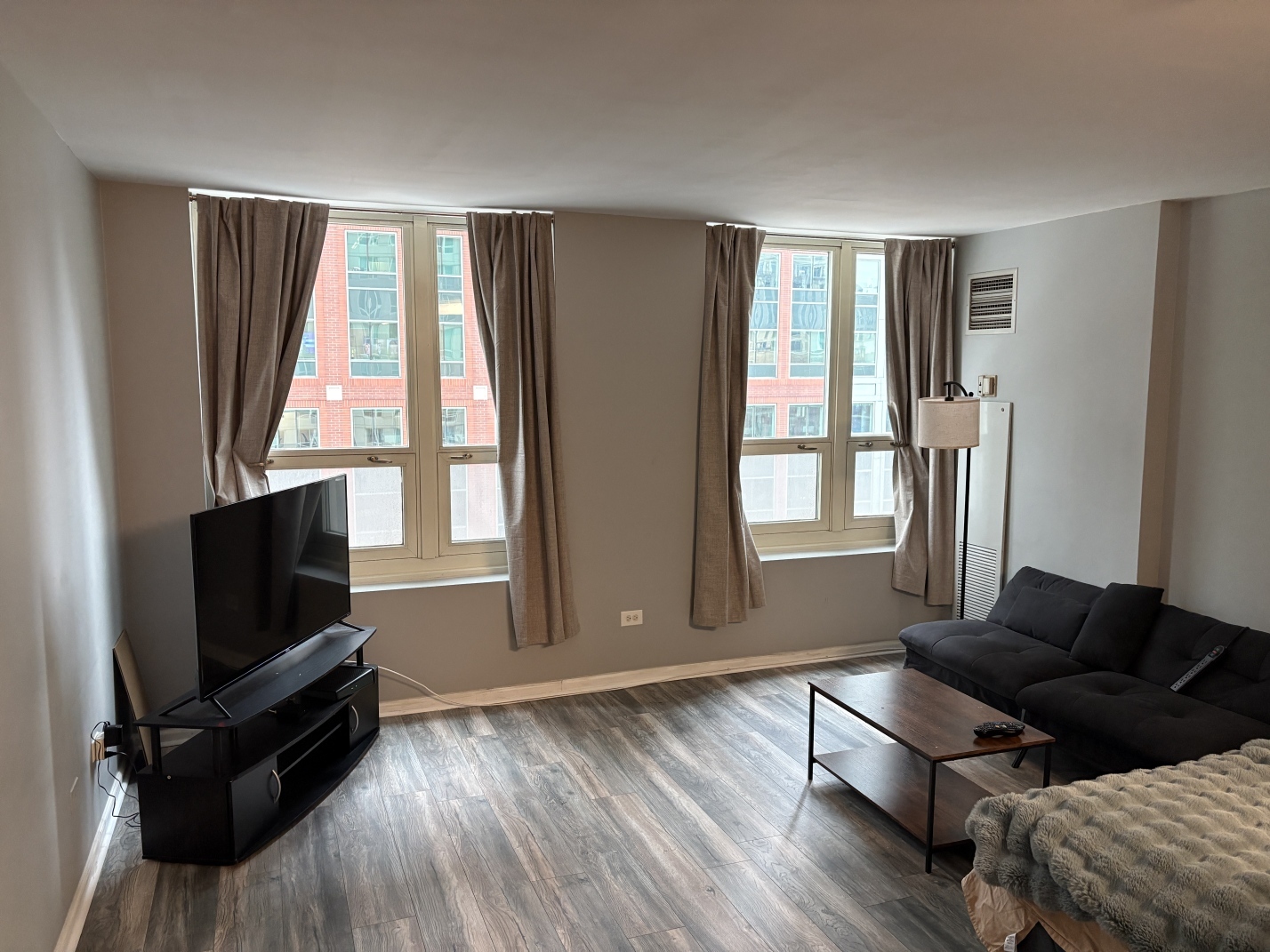 345 N La Salle Drive #509, Chicago, IL 60654