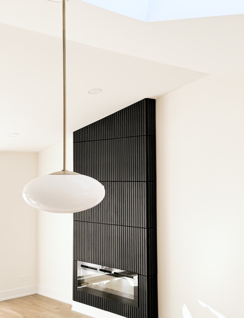 703 N Gibbons Avenue, Arlington Heights, IL 60004