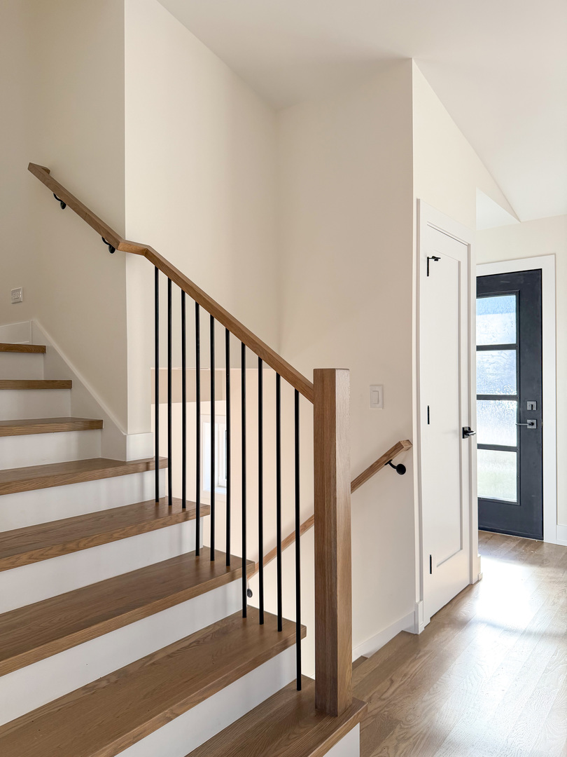 703 N Gibbons Avenue, Arlington Heights, IL 60004