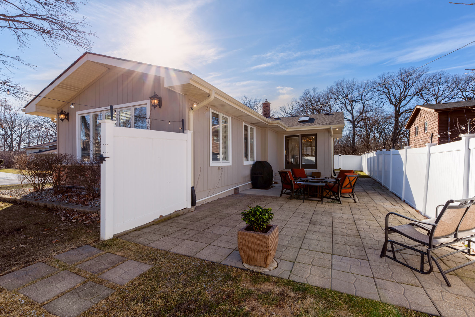 329 Montclare Lane, Wood Dale, IL 60191