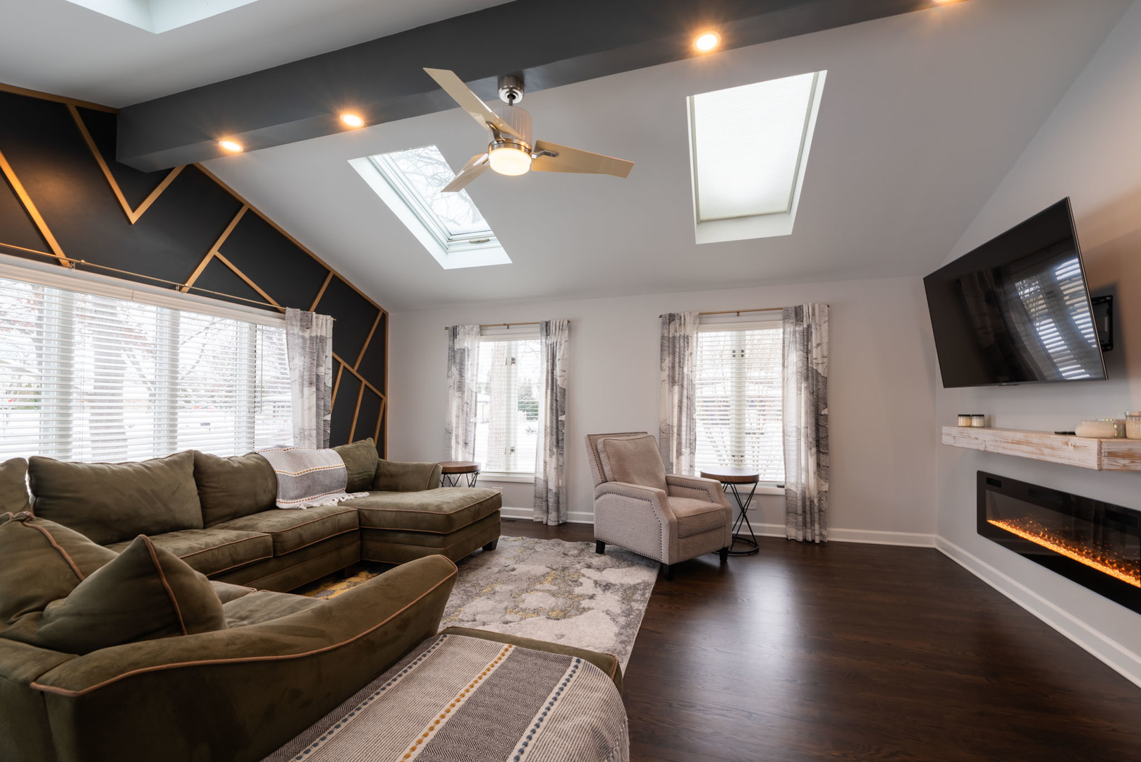 329 Montclare Lane, Wood Dale, IL 60191